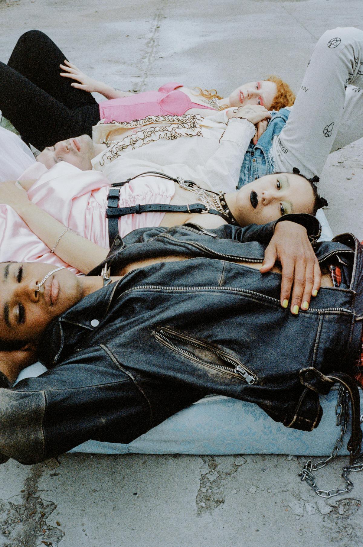 The 90s Revival: Shaping Today’s Fashion trends
